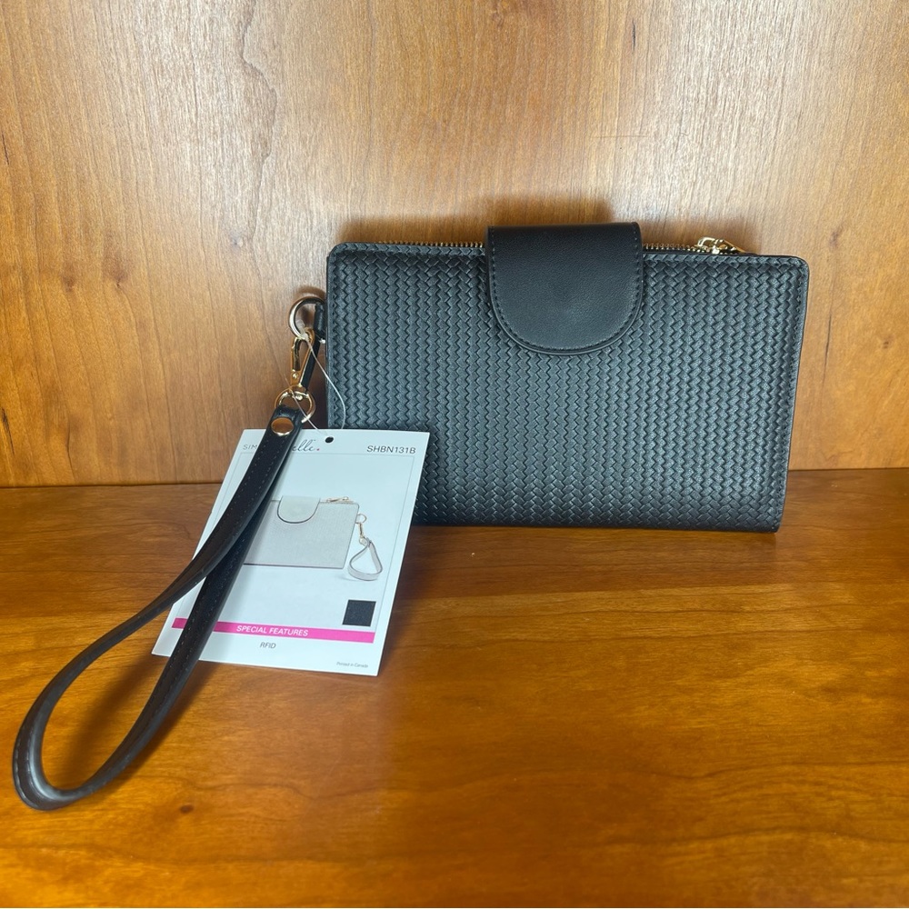 Simply Noelle card carrier/ purse/ wallet